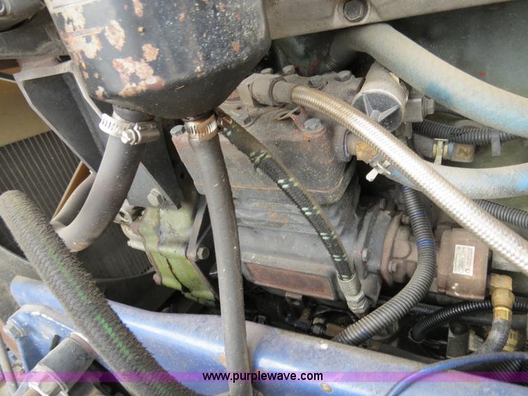 image for item B4574 1998 Peterbilt 377 semi truck