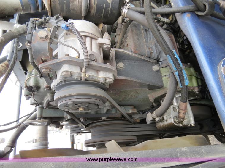 image for item B4574 1998 Peterbilt 377 semi truck