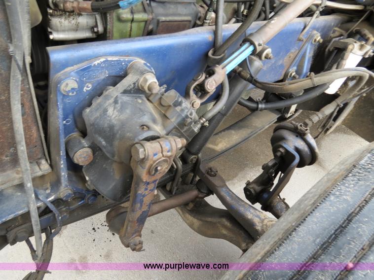 image for item B4574 1998 Peterbilt 377 semi truck