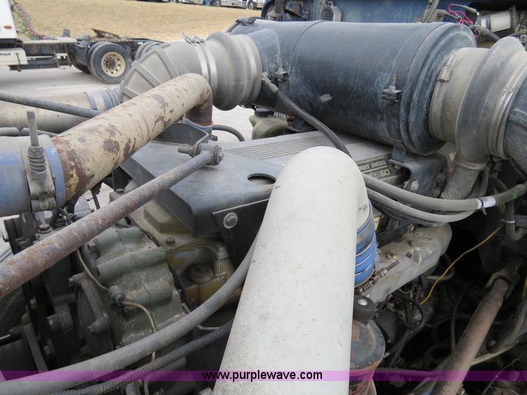 image for item B4574 1998 Peterbilt 377 semi truck