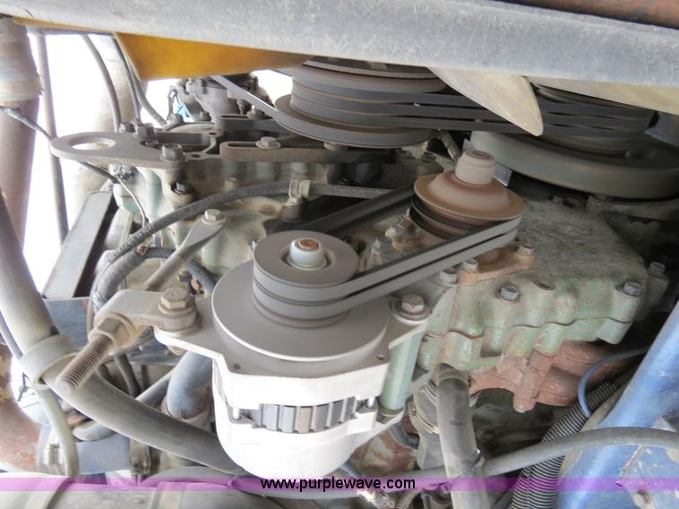 image for item B4574 1998 Peterbilt 377 semi truck