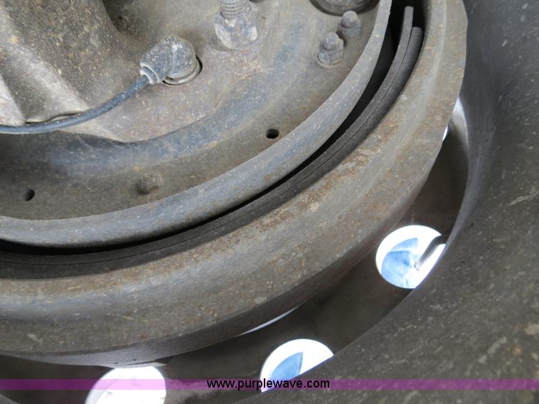 image for item B4574 1998 Peterbilt 377 semi truck