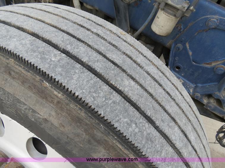 image for item B4574 1998 Peterbilt 377 semi truck