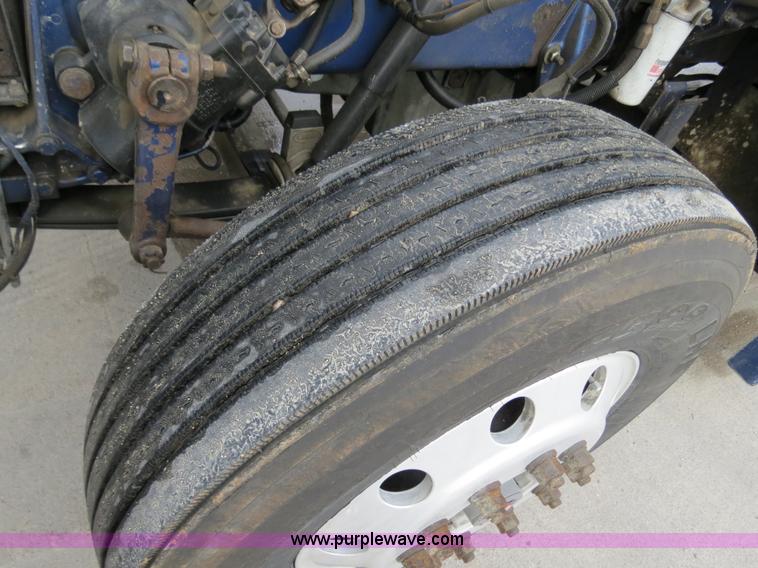 image for item B4574 1998 Peterbilt 377 semi truck