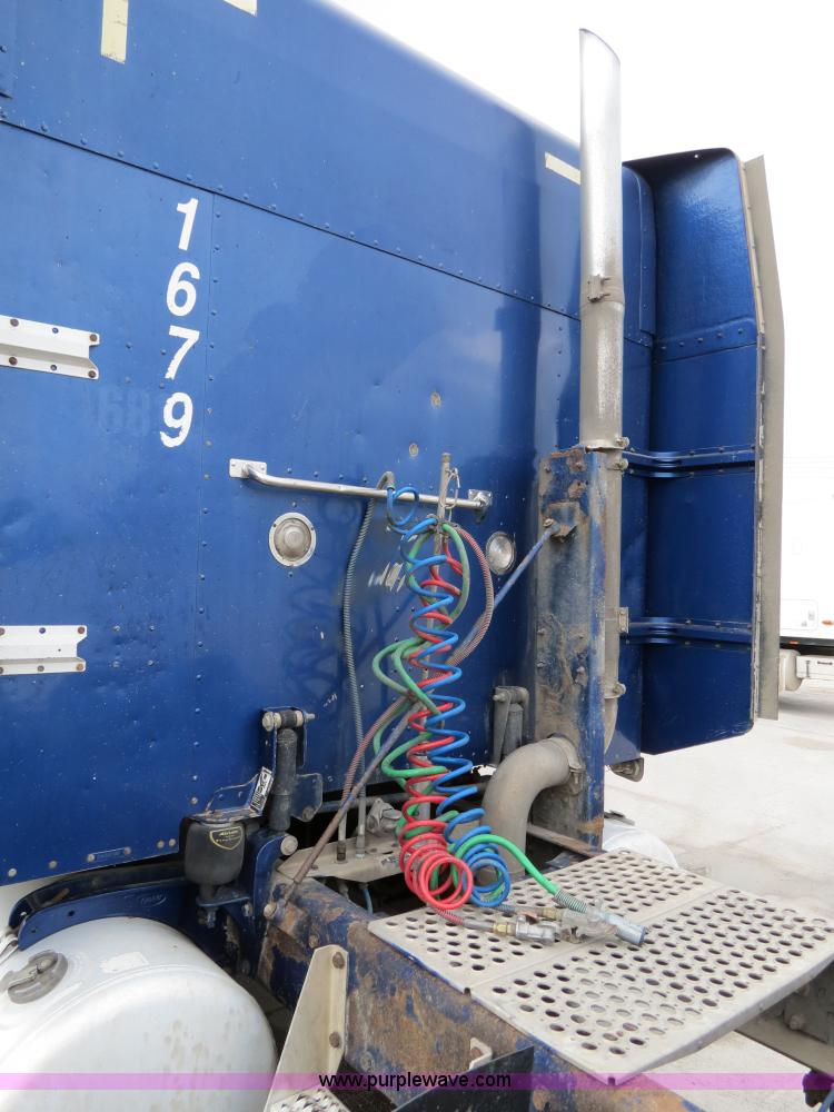 image for item B4574 1998 Peterbilt 377 semi truck