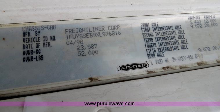 image for item B4575 1999 Freightliner Century Class semi truck