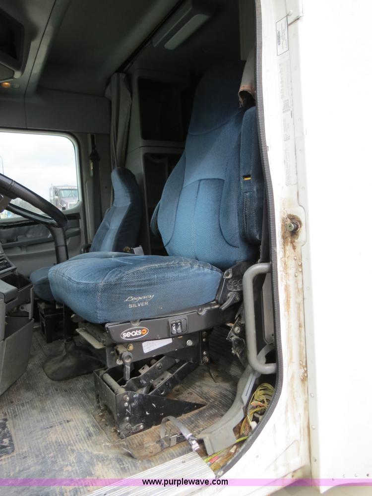 image for item B4575 1999 Freightliner Century Class semi truck