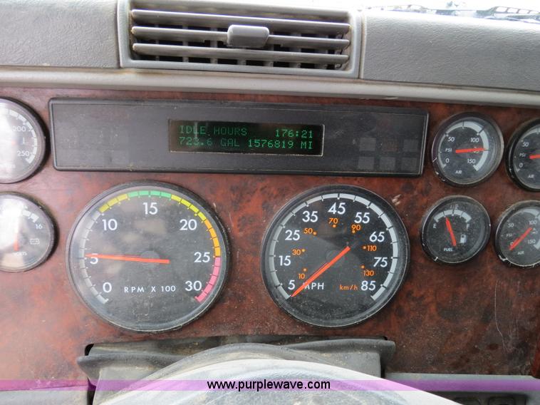 image for item B4575 1999 Freightliner Century Class semi truck