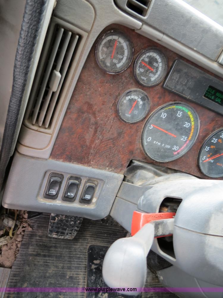 image for item B4575 1999 Freightliner Century Class semi truck