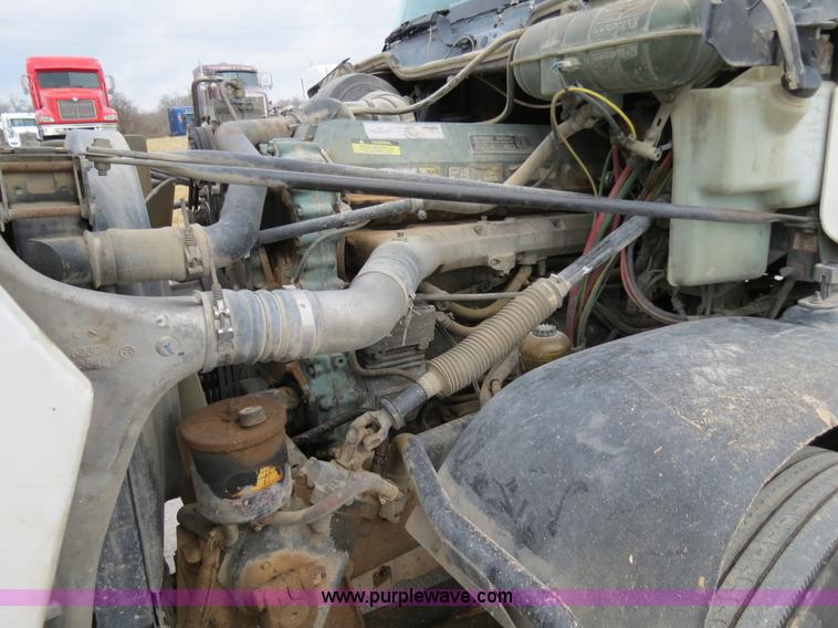 image for item B4575 1999 Freightliner Century Class semi truck