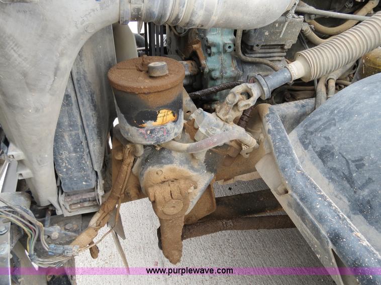 image for item B4575 1999 Freightliner Century Class semi truck