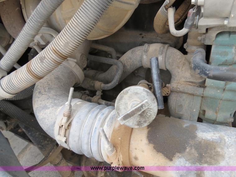 image for item B4575 1999 Freightliner Century Class semi truck