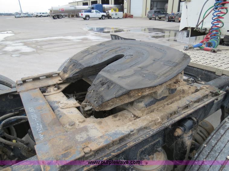 image for item B4575 1999 Freightliner Century Class semi truck