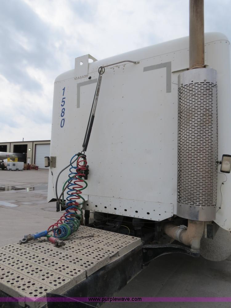 image for item B4575 1999 Freightliner Century Class semi truck