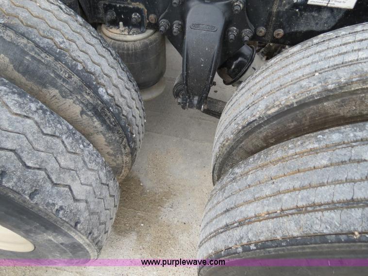 image for item B4575 1999 Freightliner Century Class semi truck