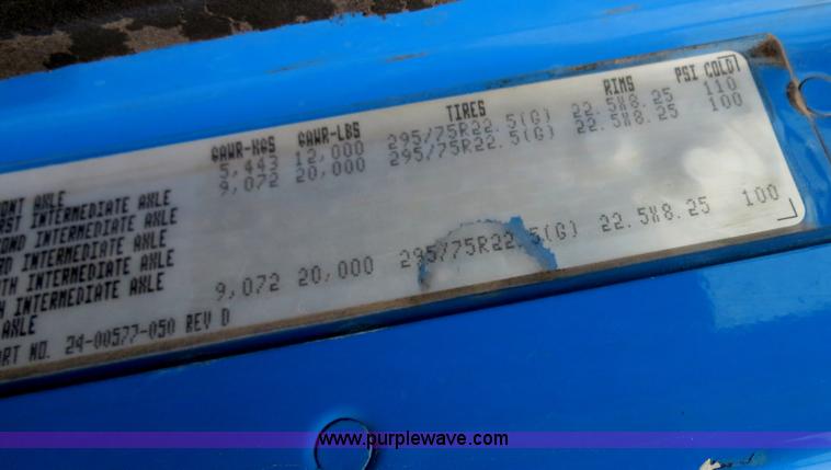 image for item B4576 2003 Freightliner Columbia semi truck