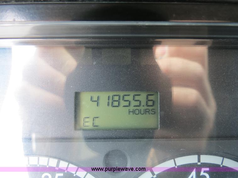 image for item B4576 2003 Freightliner Columbia semi truck