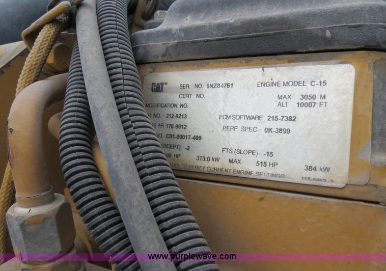 image for item B4576 2003 Freightliner Columbia semi truck