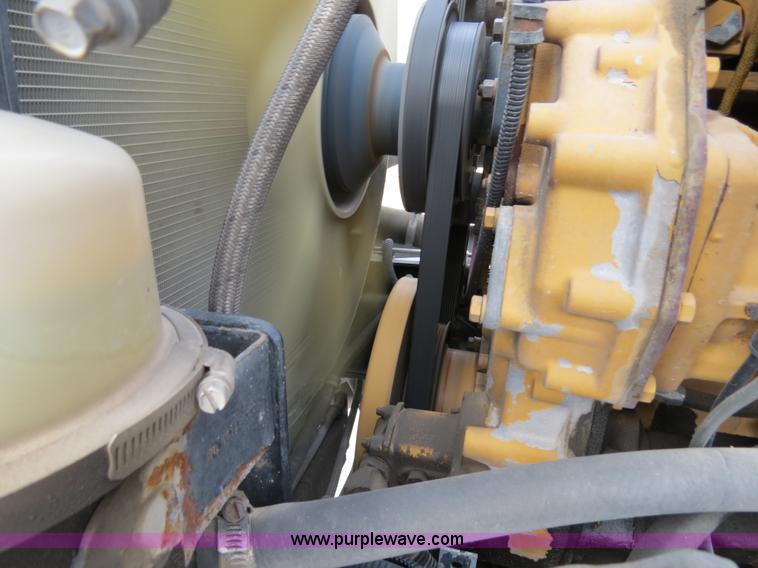 image for item B4576 2003 Freightliner Columbia semi truck