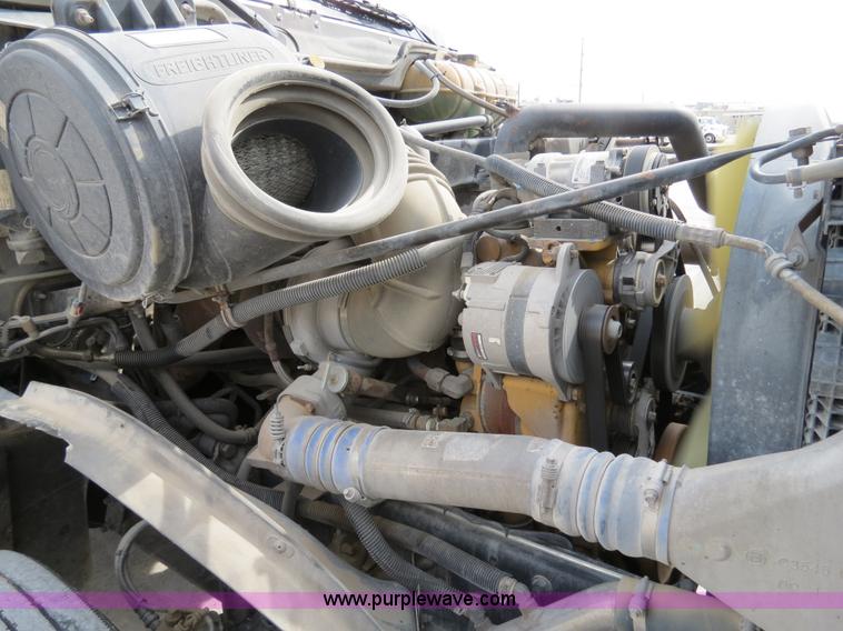 image for item B4576 2003 Freightliner Columbia semi truck