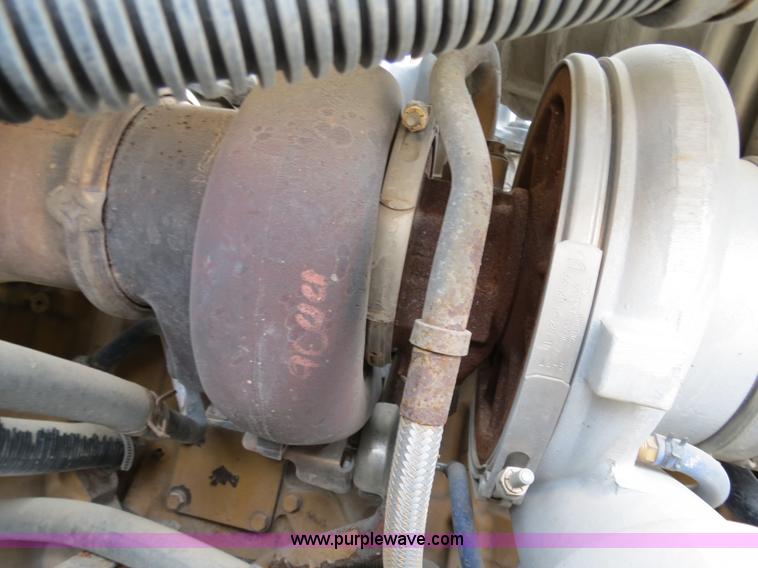 image for item B4576 2003 Freightliner Columbia semi truck