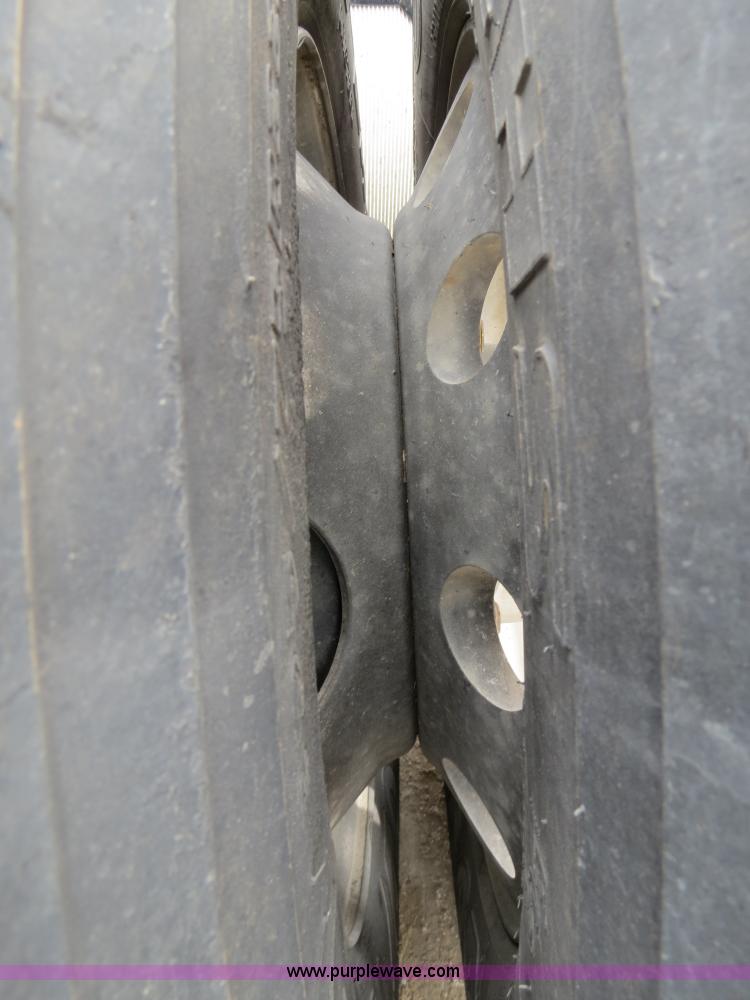 image for item B4576 2003 Freightliner Columbia semi truck