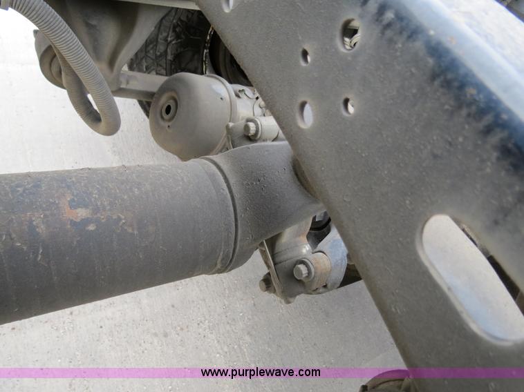 image for item B4576 2003 Freightliner Columbia semi truck