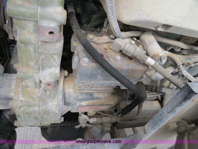 image for item B4577 2000 Kenworth T800 semi truck