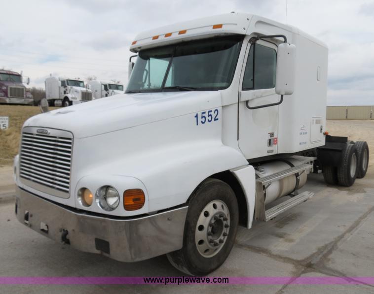 image for item B4578 1999 Freightliner Century Class semi truck