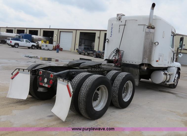 image for item B4578 1999 Freightliner Century Class semi truck