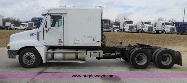 image for item B4578 1999 Freightliner Century Class semi truck