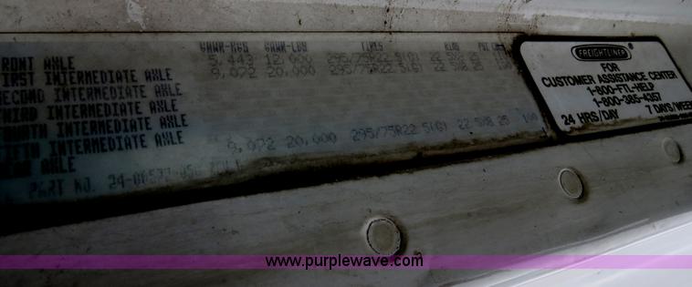 image for item B4578 1999 Freightliner Century Class semi truck