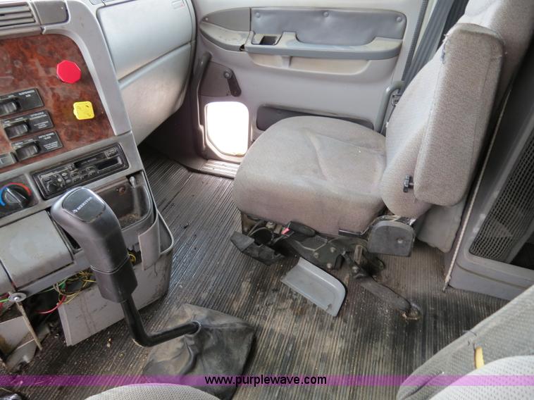 image for item B4578 1999 Freightliner Century Class semi truck