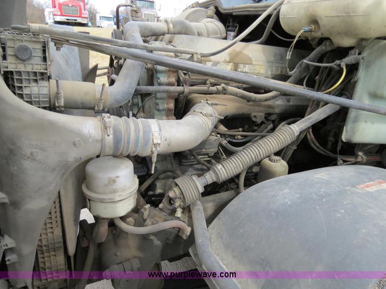 image for item B4578 1999 Freightliner Century Class semi truck