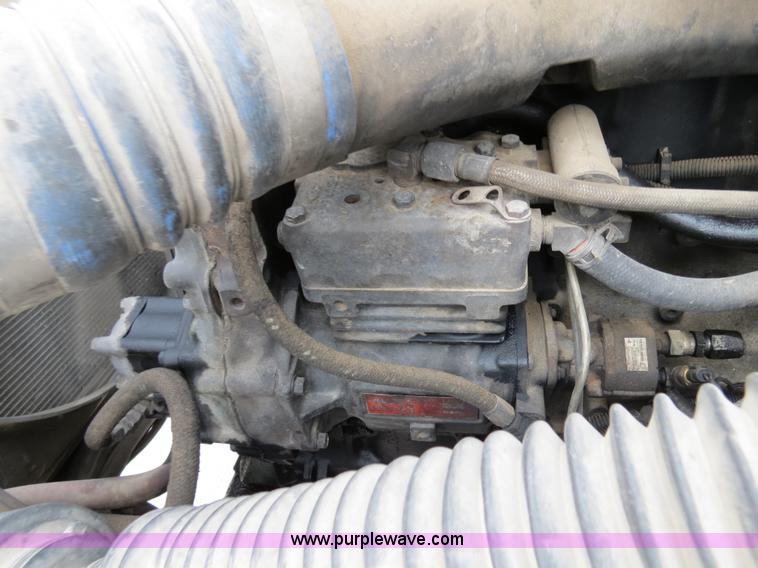 image for item B4578 1999 Freightliner Century Class semi truck