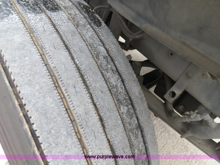 image for item B4578 1999 Freightliner Century Class semi truck