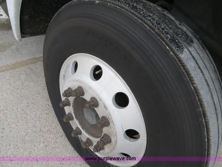 image for item B4578 1999 Freightliner Century Class semi truck