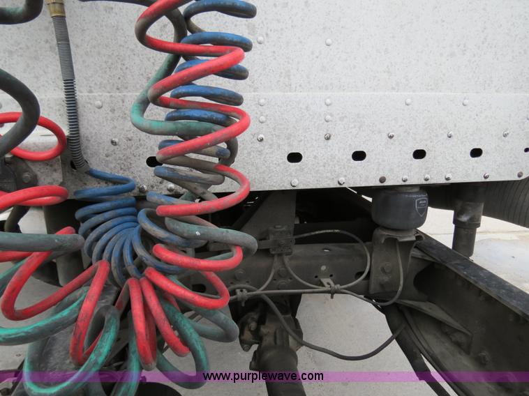 image for item B4578 1999 Freightliner Century Class semi truck