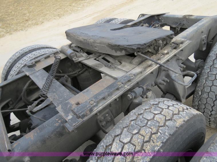 image for item B4578 1999 Freightliner Century Class semi truck