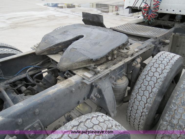 image for item B4578 1999 Freightliner Century Class semi truck