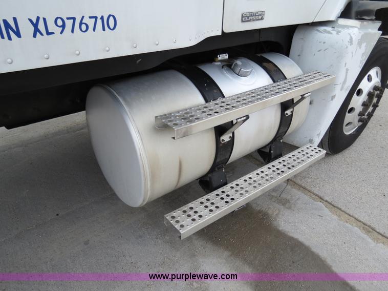 image for item B4578 1999 Freightliner Century Class semi truck