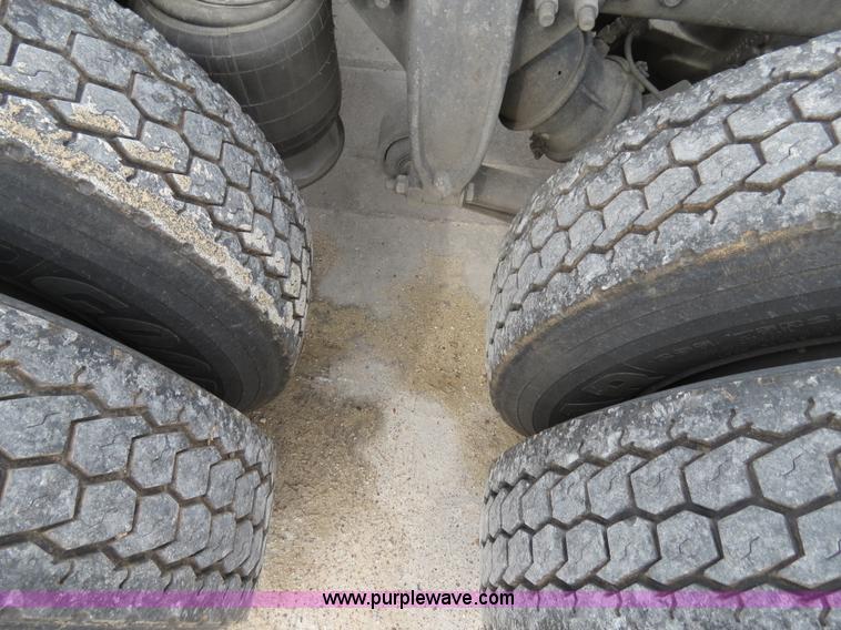 image for item B4578 1999 Freightliner Century Class semi truck