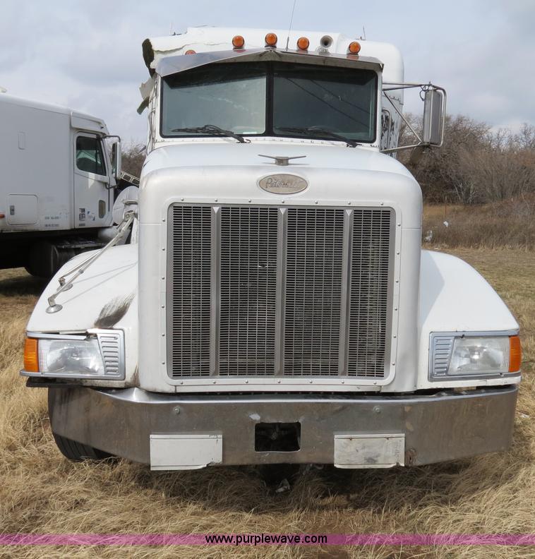 image for item B4579 1998 Peterbilt 377 semi truck