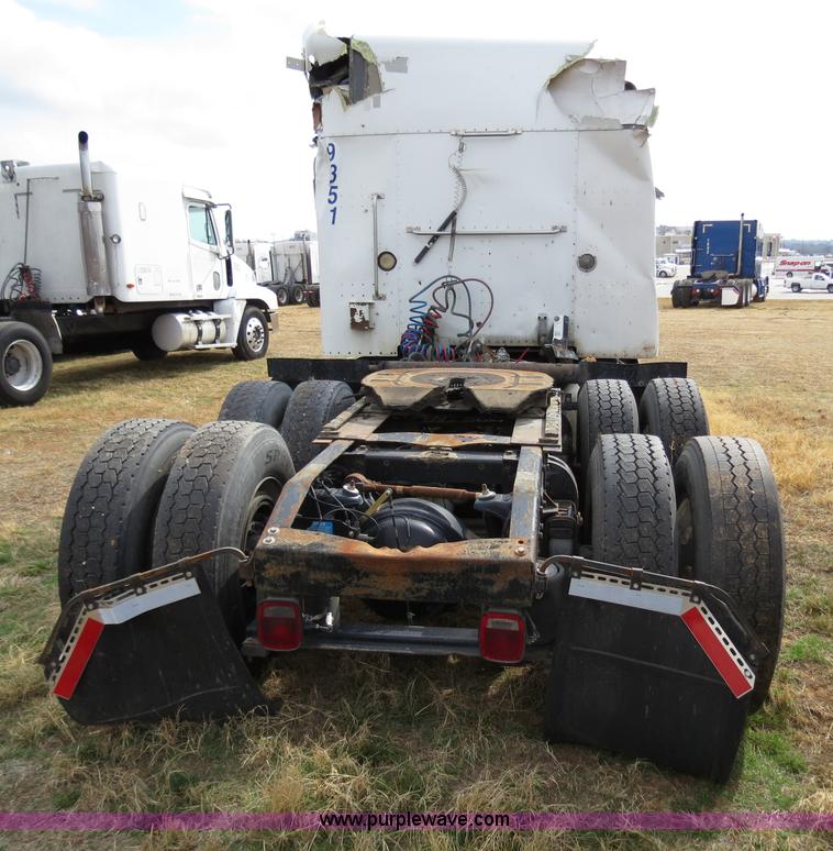 image for item B4579 1998 Peterbilt 377 semi truck