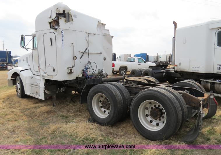 image for item B4579 1998 Peterbilt 377 semi truck