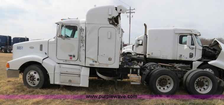 image for item B4579 1998 Peterbilt 377 semi truck