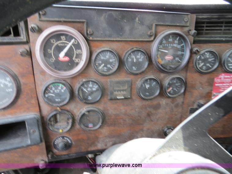image for item B4579 1998 Peterbilt 377 semi truck