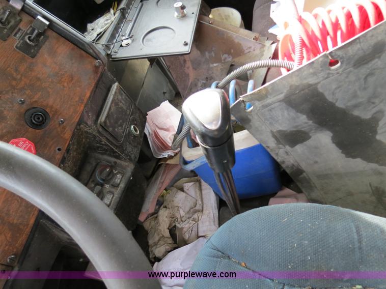 image for item B4579 1998 Peterbilt 377 semi truck