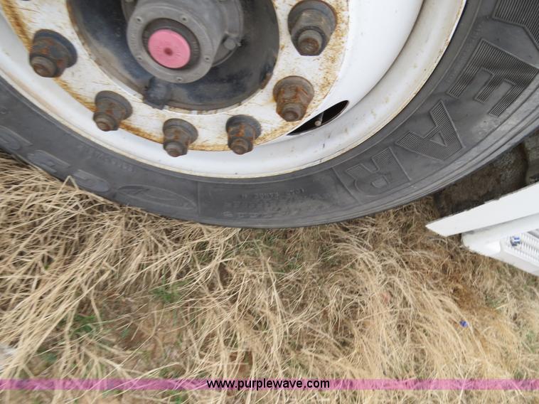 image for item B4579 1998 Peterbilt 377 semi truck