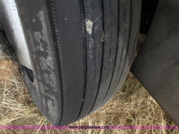 image for item B4579 1998 Peterbilt 377 semi truck